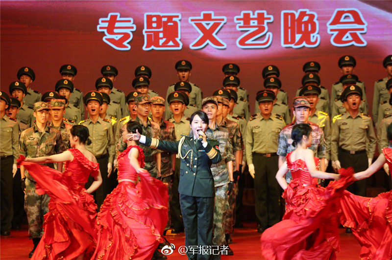 插进去操吃奶