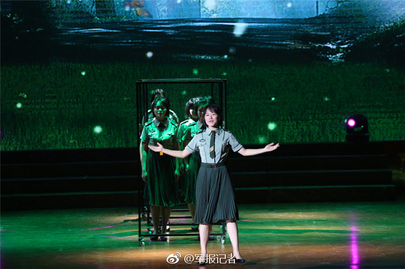 中国老头吃老头j亅巴