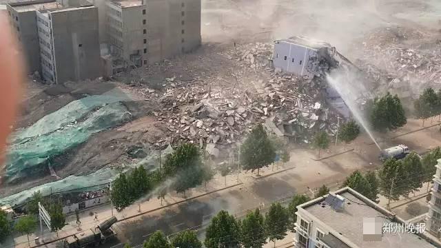 美女被男人桶