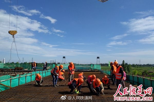 与亲女洗澡时伦了2次