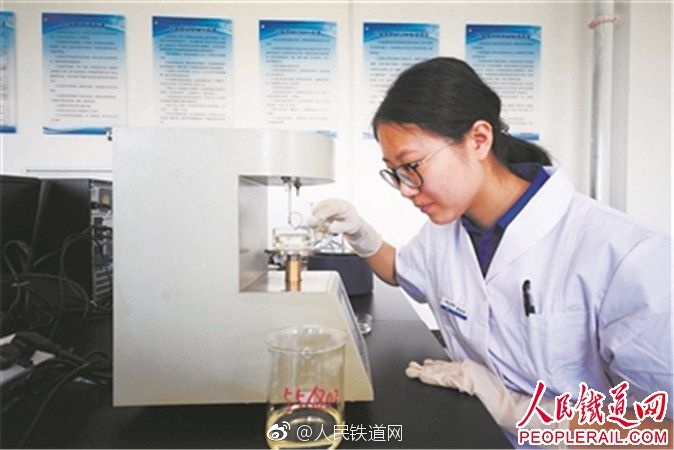 小雏第一次破苞疼哭