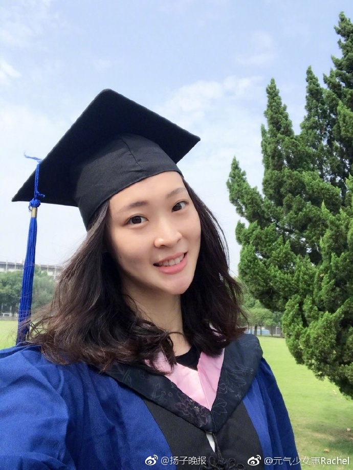被女寝十几只白丝脚榨精