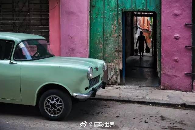 女仆 打屁股 和 鞭打
