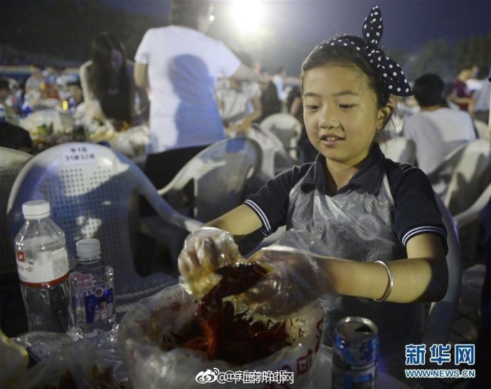 不该瞒着妻子参加漫展第一集动漫