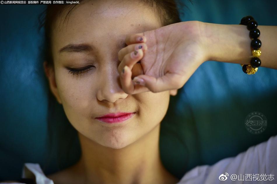 人妻溫泉