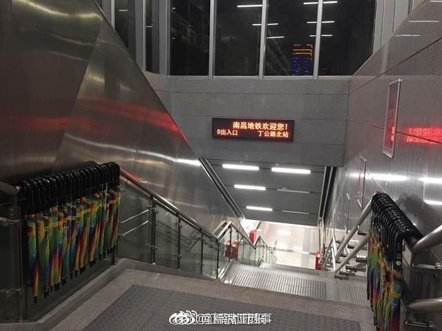 别揉我奶头 啊 嗯h校园体育生