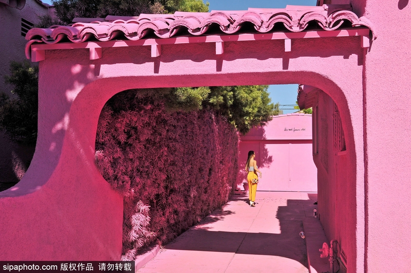 美女露私秘?部位裙底