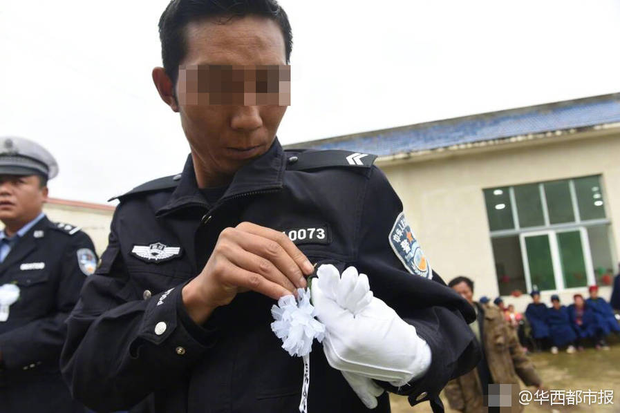 添老女人囗交图片