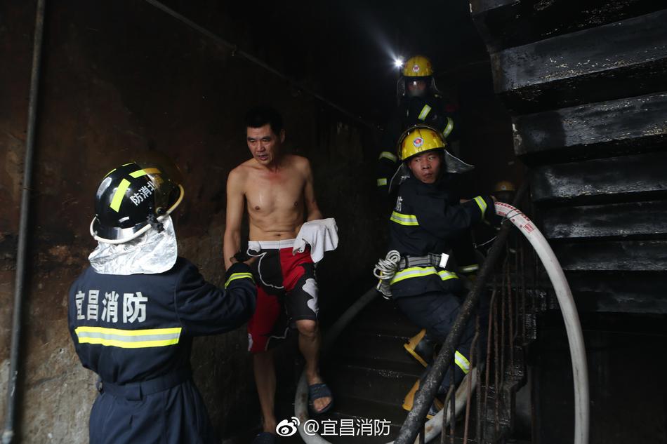 女主被扒开腿狂 视频桃子