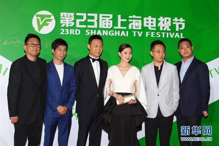 我解开胸罩喂男朋友吃奶