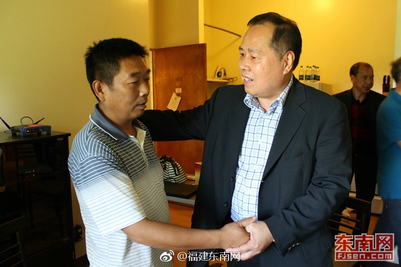 我～慢点～好爽好大～男男