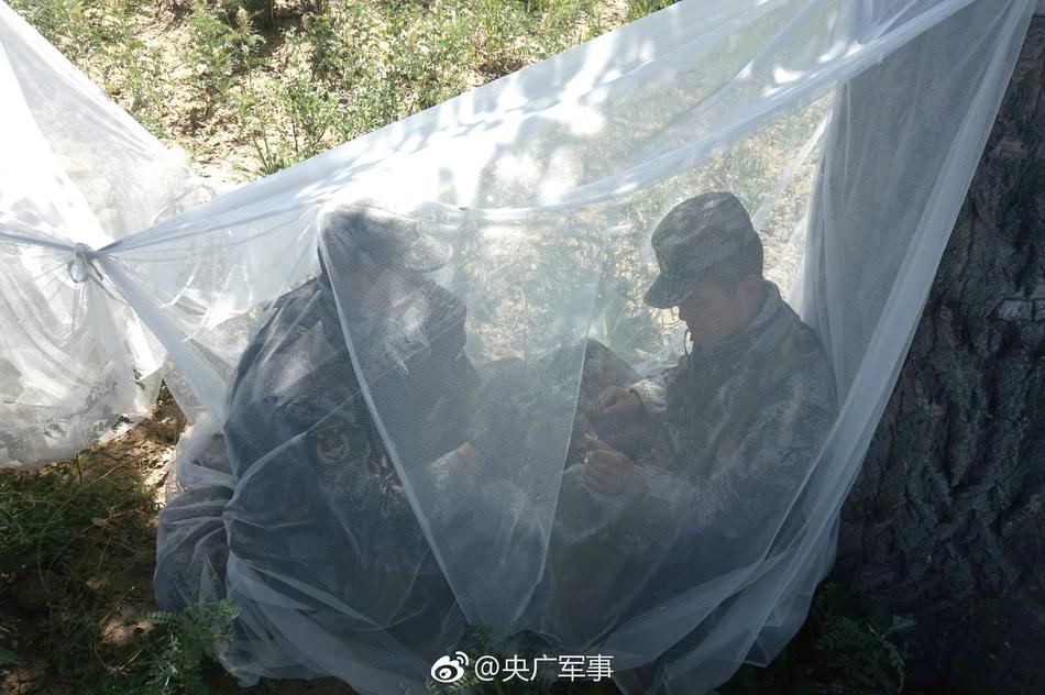 骚年玩弄帅老头HD