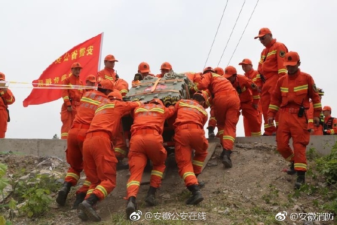 十八禁疯狂 喷水自慰爽男男