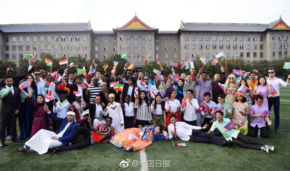 成年妇女黄网址