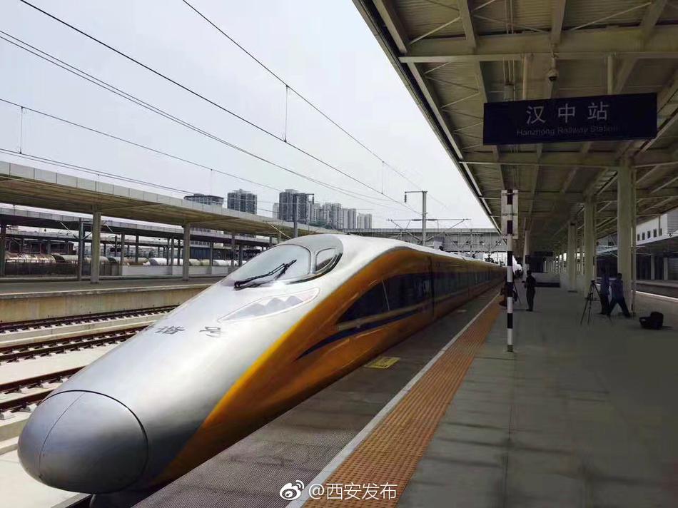 免费人成在线观看欧美精品