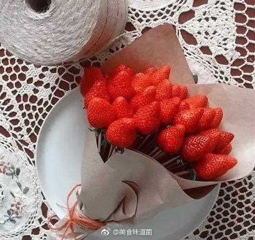 下载真人黄色直播