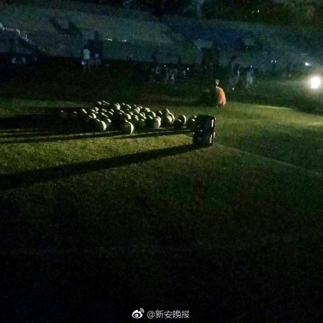 男被绑住秘 四肢取精