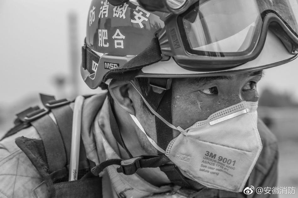 亚洲乱伦免赞视频
