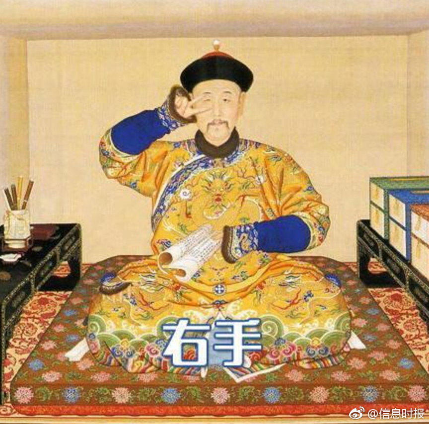 美女裸奶