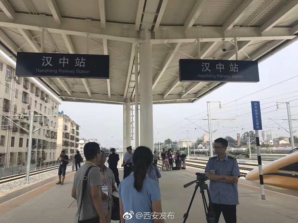 美女  流浆  水
