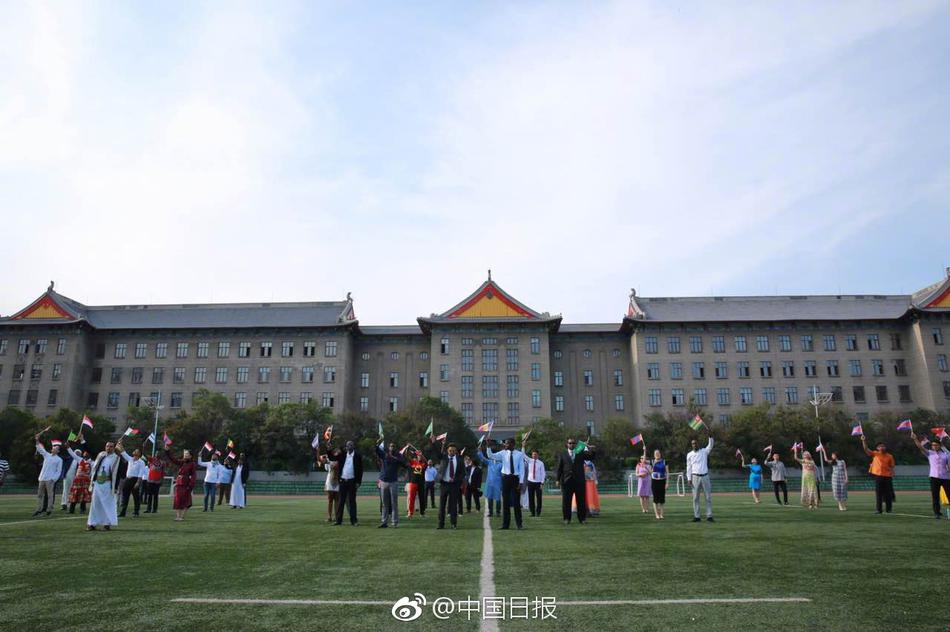 动漫美女被揉胸