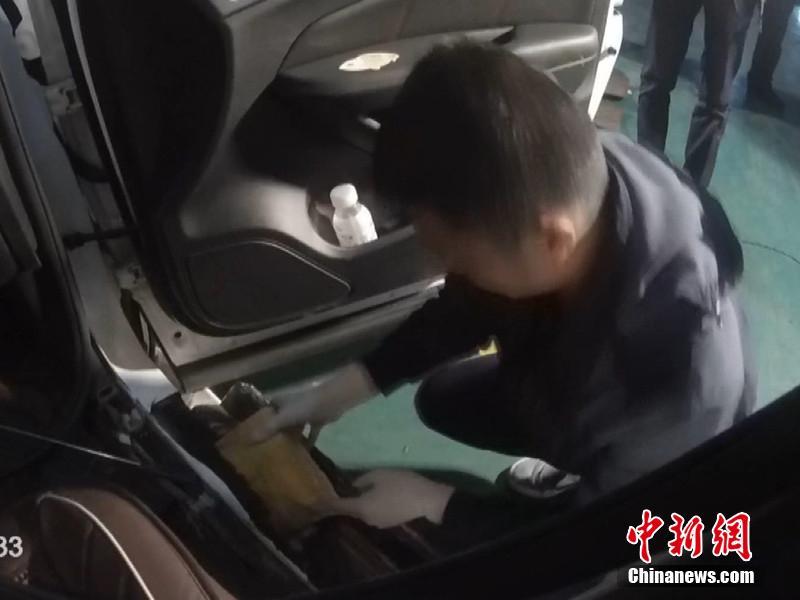 日本打白嫩秘 光屁屁图片