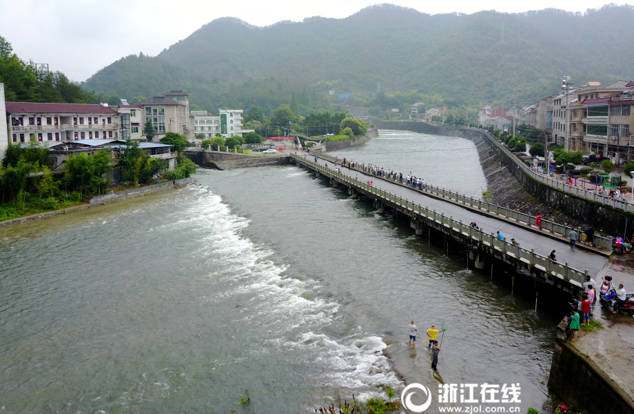 亚洲AV影院