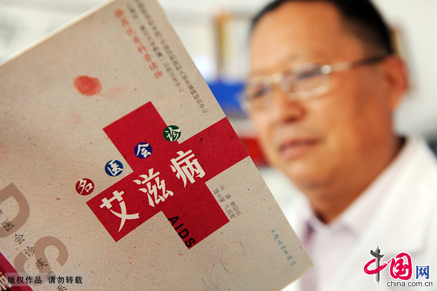 刘亦菲和黑人在沙发上激情