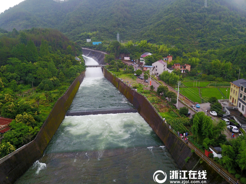 蜜桃臀秘 一区二区三区