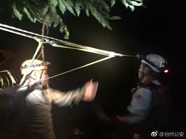 国产学生粉嫩无套内射