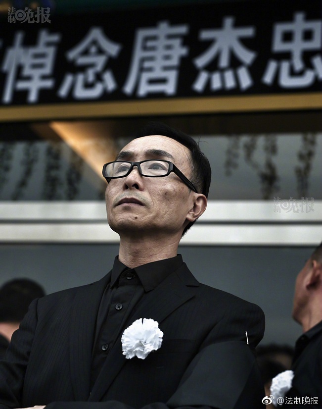 成人 影院 免费 观看