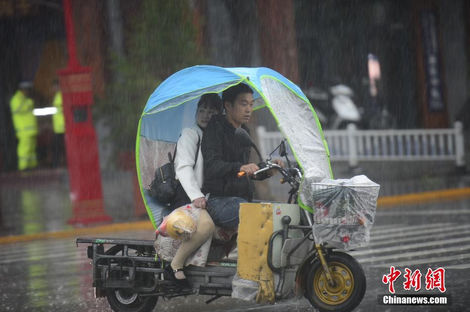麻豆人妻换人妻董小宛