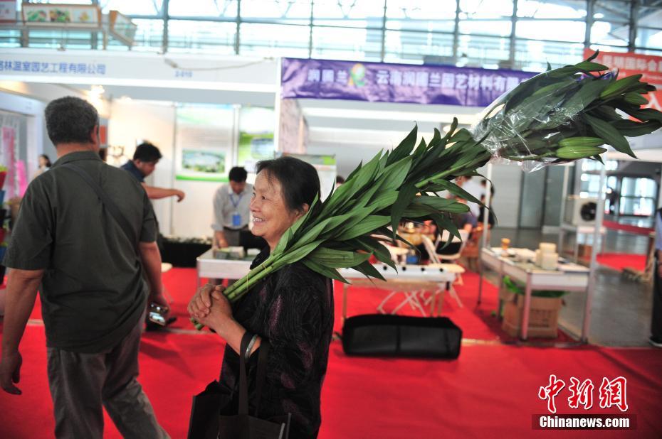 越南美女日逼高潮片