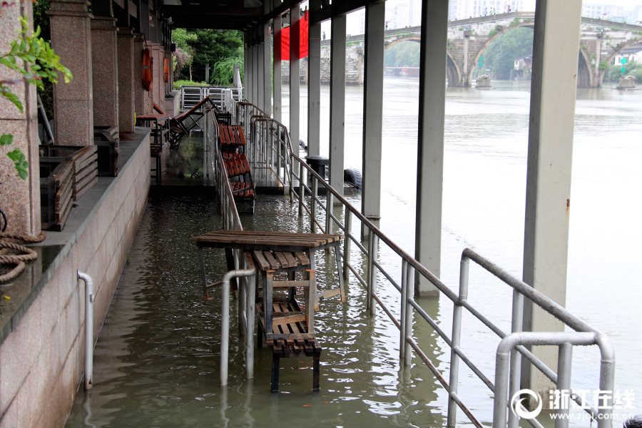 91丨国产丨白浆秘 喷水