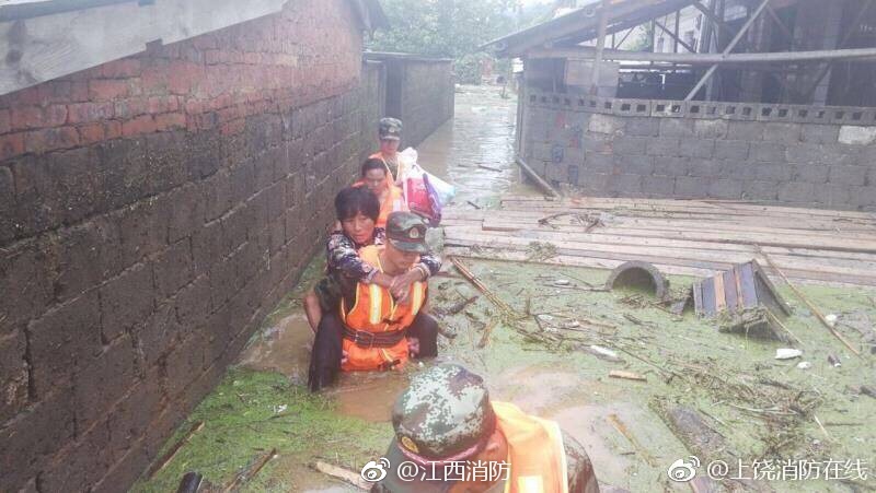 老头与少妇久久毛片一级