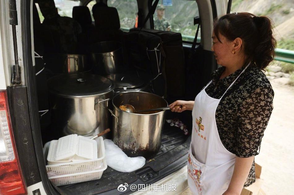 偷拍沟厕美女如云近距离