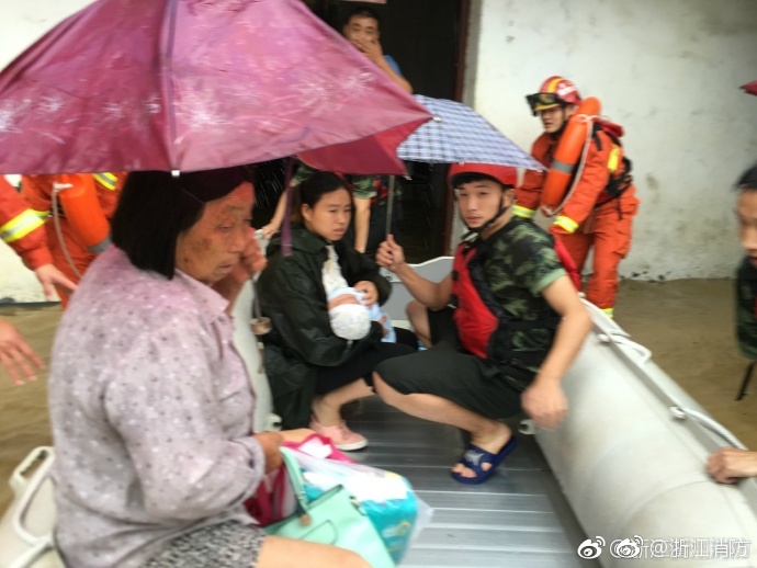 偷拍厕所女人裸体视频