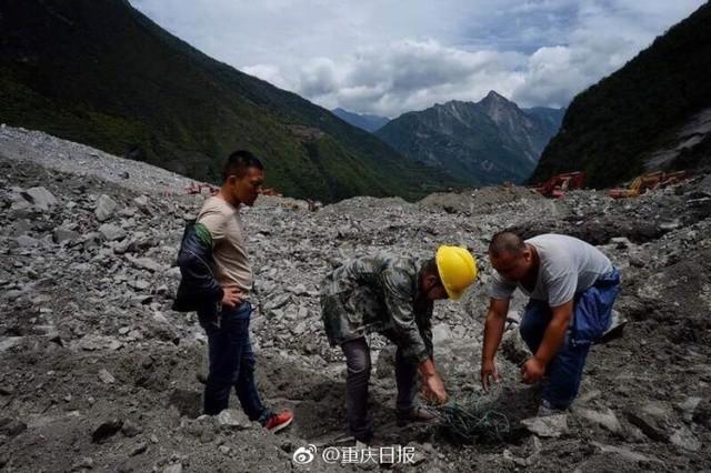 国产一线天粉嫩馒头极品AV