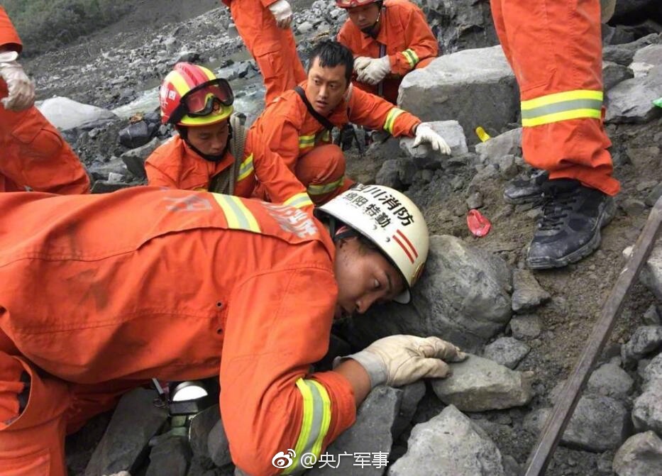 亚洲乱亚洲乱妇18P