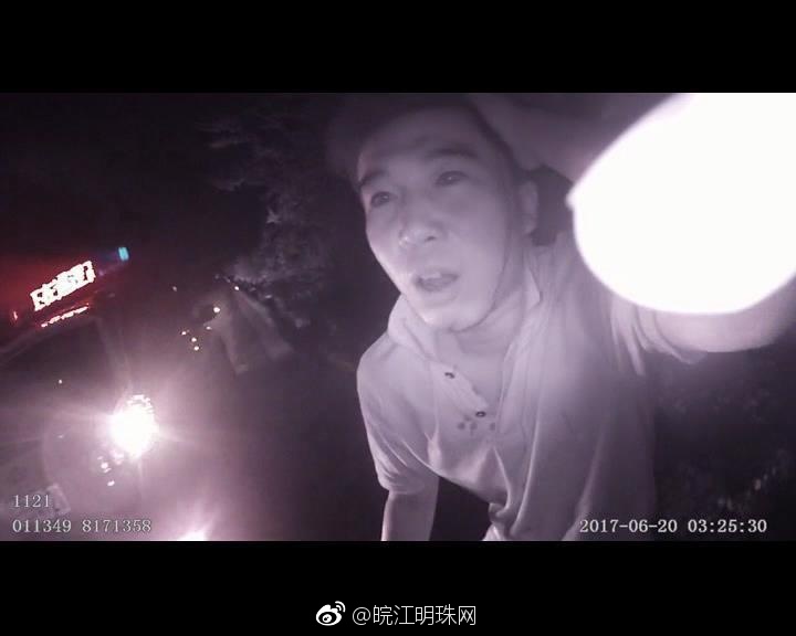 色情大尺度吃奶做爰电影