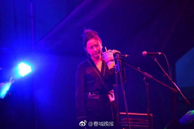 一男两女