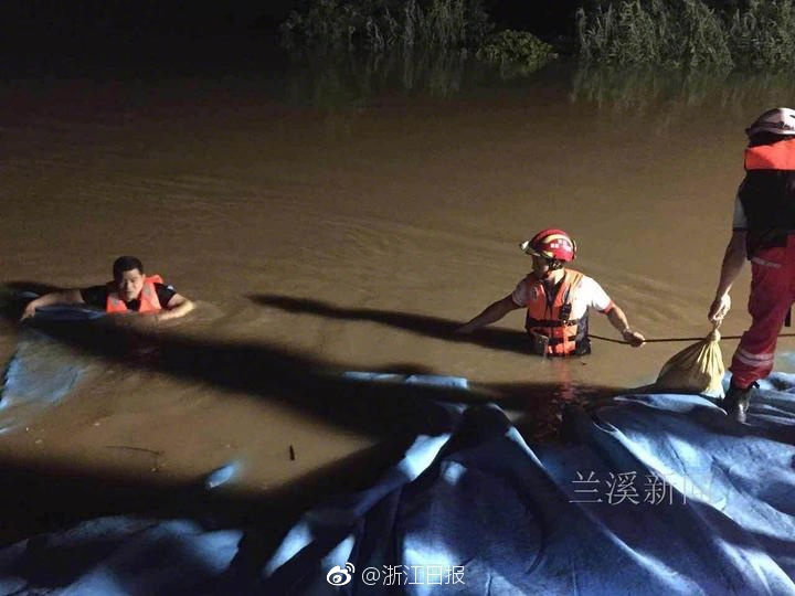 中国老妇人性猛交