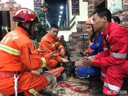 别揉我胸 啊 嗯摸湿P站