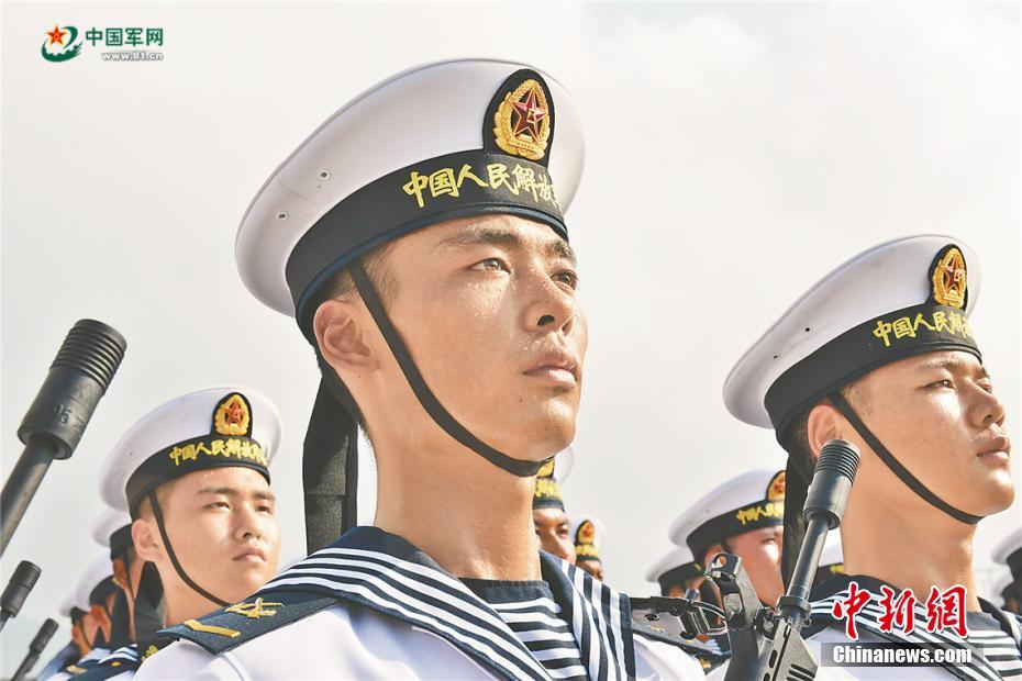 国产乱伦操屄自拍