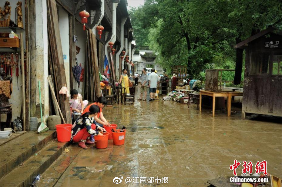 免费 的 色情