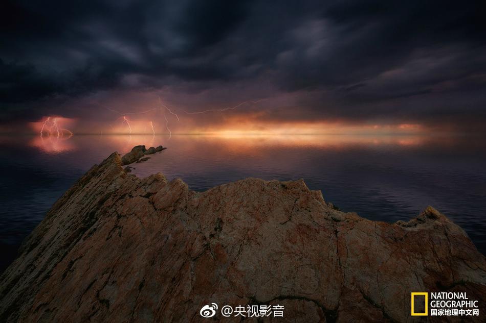 老妇诱惑色情