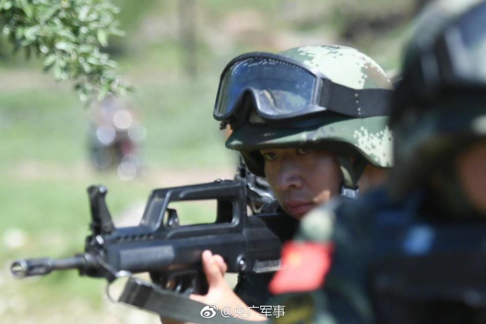 美女被男人桶