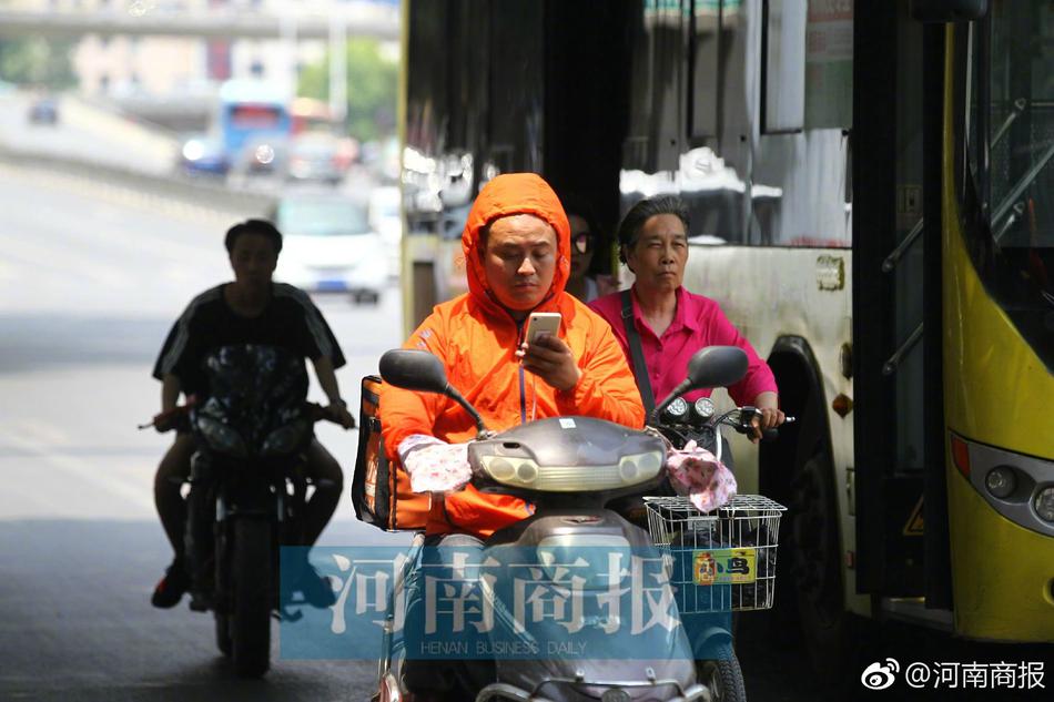 不穿內褲露出