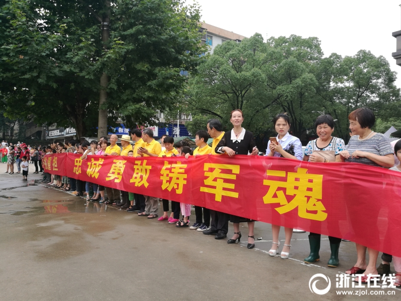 丝袜美女黄网站性色