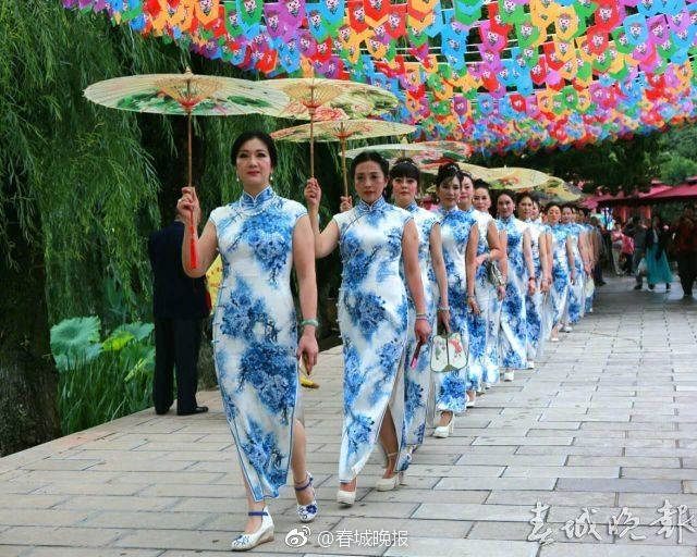 不知火舞和3孩公园h无遮挡